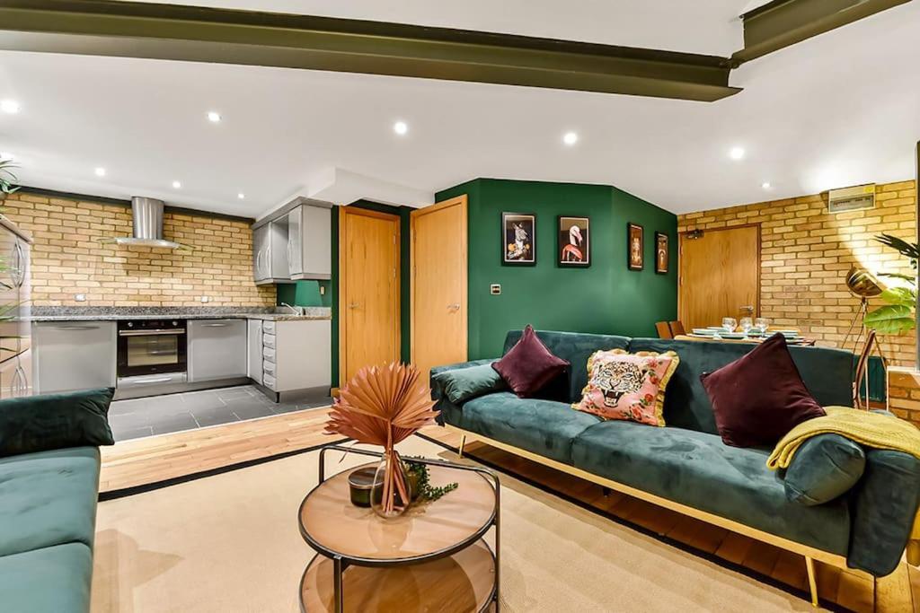 Spacious 2 Bed Urban Jungle Flat, Central London Bagian luar foto