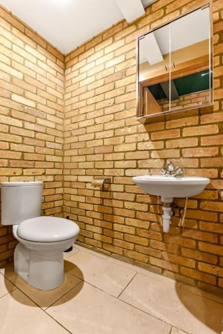 Spacious 2 Bed Urban Jungle Flat, Central London Bagian luar foto