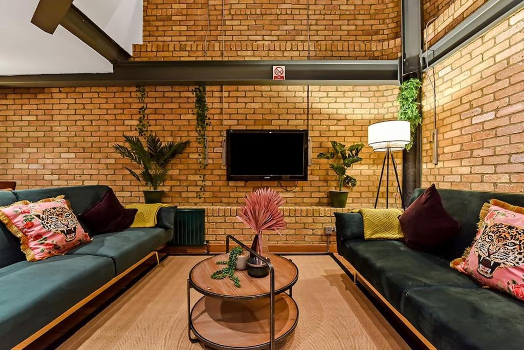 Spacious 2 Bed Urban Jungle Flat, Central London Bagian luar foto