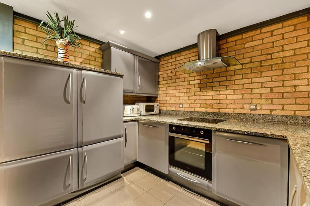 Spacious 2 Bed Urban Jungle Flat, Central London Bagian luar foto